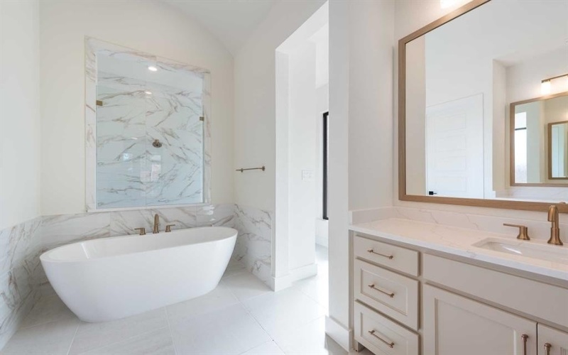 716 Bear Creek Drive, Hurst, TX 76054, 5 Bedrooms Bedrooms, ,6 BathroomsBathrooms,Residential,For Sale,716 Bear Creek Drive,0,20921014