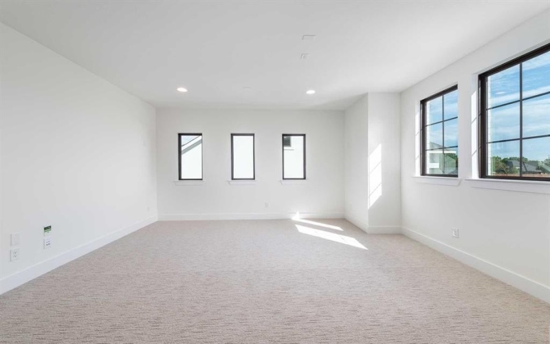 716 Bear Creek Drive, Hurst, TX 76054, 5 Bedrooms Bedrooms, ,6 BathroomsBathrooms,Residential,For Sale,716 Bear Creek Drive,0,20921014