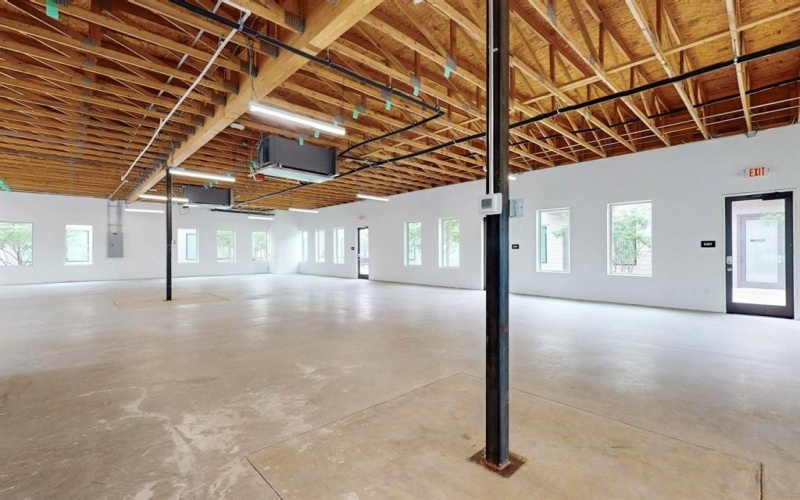651 E Debbie Lane #300, Mansfield, TX 76063, ,Commercial Sale,En Venta,651 E Debbie Lane,20921071
