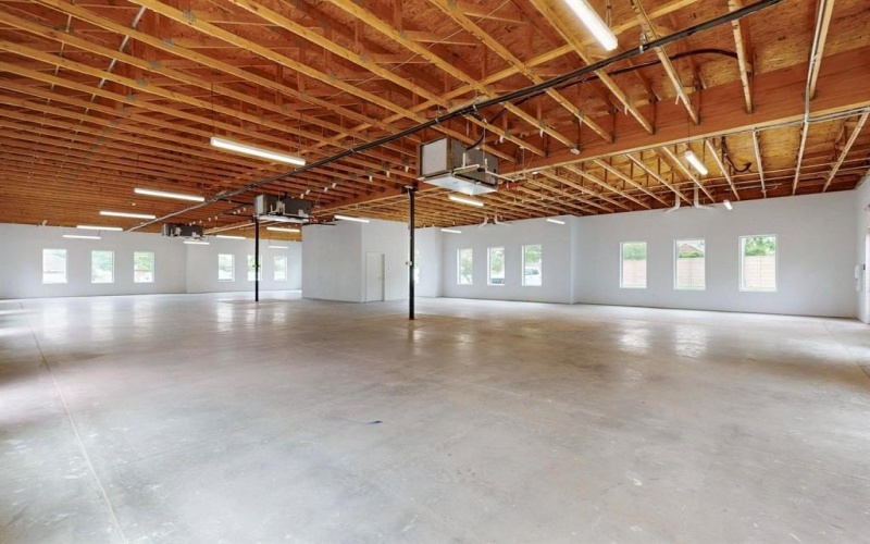 651 E Debbie Lane #300, Mansfield, TX 76063, ,Commercial Sale,En Venta,651 E Debbie Lane,20921071