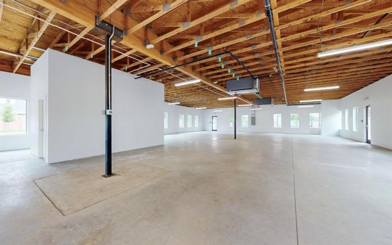 651 E Debbie Lane #300, Mansfield, TX 76063, ,Commercial Sale,En Venta,651 E Debbie Lane,20921071