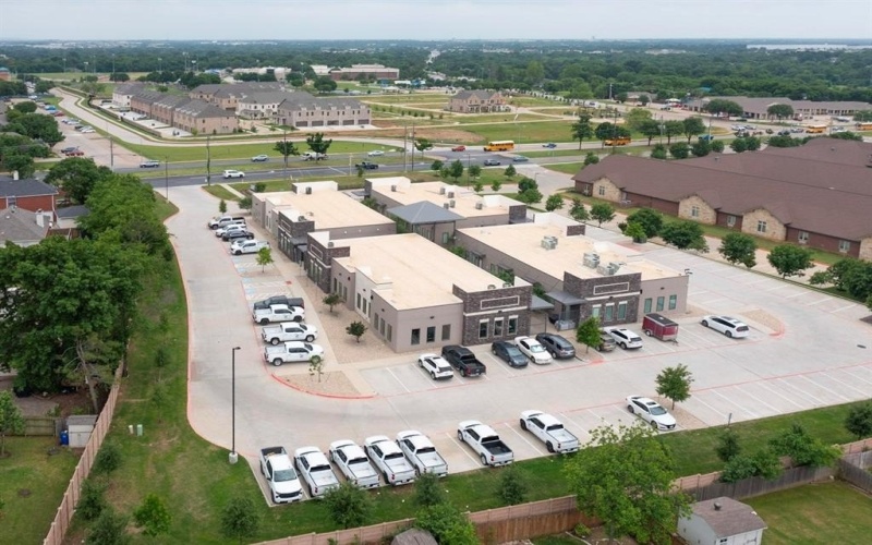 651 E Debbie Lane #300, Mansfield, TX 76063, ,Commercial Sale,En Venta,651 E Debbie Lane,20921071