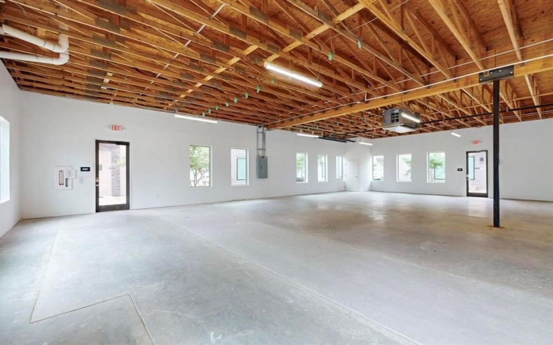 651 E Debbie Lane #300, Mansfield, TX 76063, ,Commercial Sale,En Venta,651 E Debbie Lane,20921071