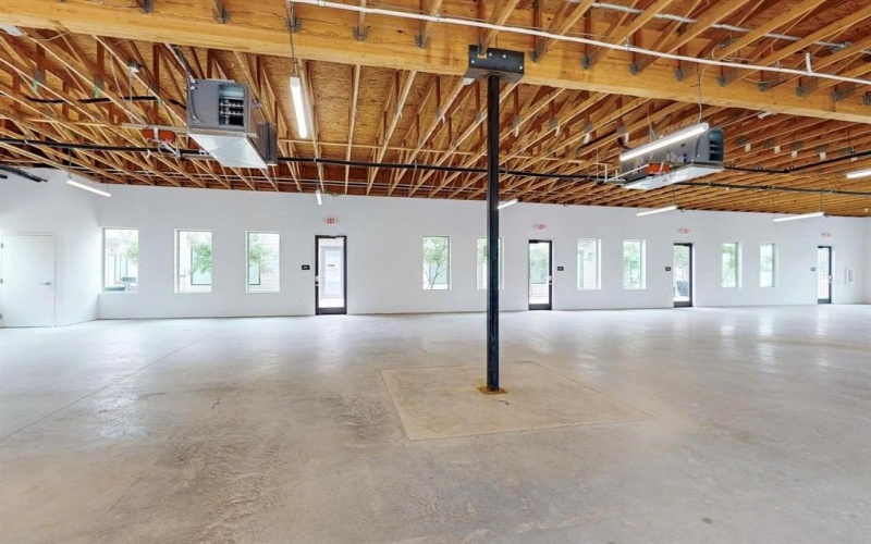 651 E Debbie Lane #300, Mansfield, TX 76063, ,Commercial Sale,En Venta,651 E Debbie Lane,20921071