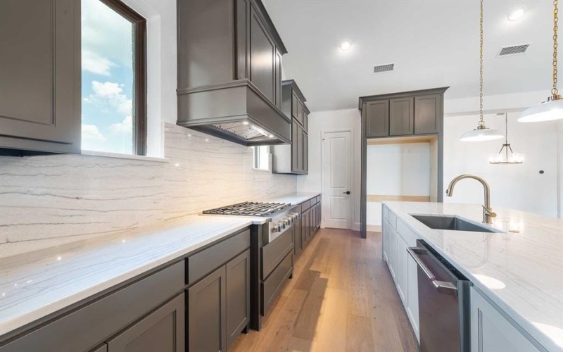 3512 Osprey Drive, Hurst, TX 76054, 4 Bedrooms Bedrooms, ,5 BathroomsBathrooms,Residential,For Sale,3512 Osprey Drive,0,20921099