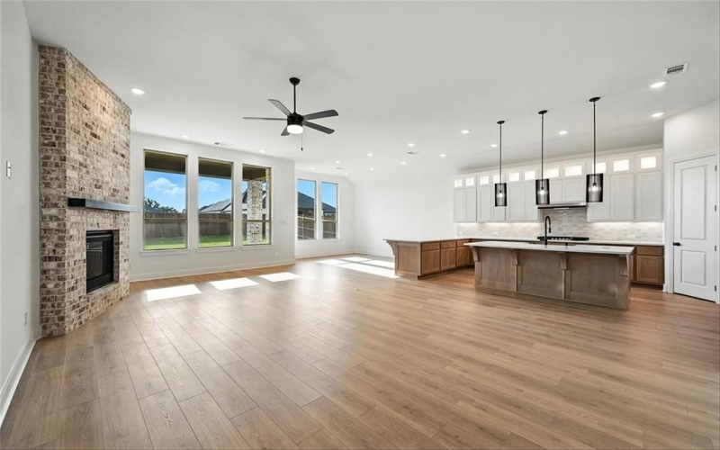 552 Pebble Drive, Waxahachie, TX 75167, 4 Bedrooms Bedrooms, ,3 BathroomsBathrooms,Residential,For Sale,552 Pebble Drive,0,20921140