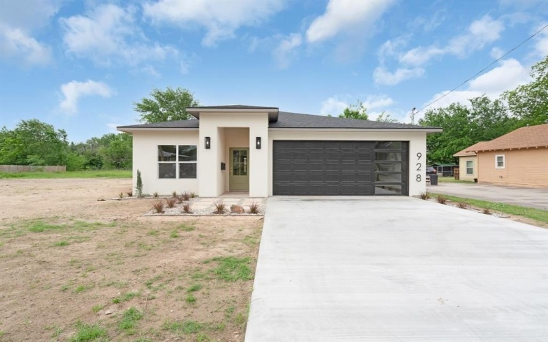 928 College St, Sulphur Springs, TX 75482, 3 Bedrooms Bedrooms, ,2 BathroomsBathrooms,Residential,For Sale,928 College St,20921517