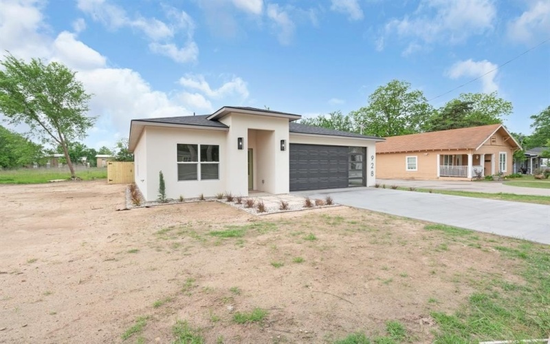928 College St, Sulphur Springs, TX 75482, 3 Bedrooms Bedrooms, ,2 BathroomsBathrooms,Residential,For Sale,928 College St,20921517