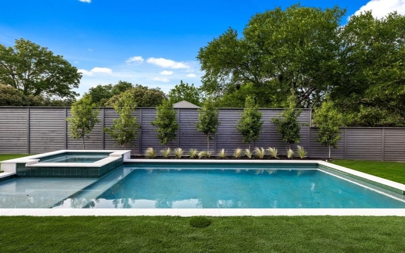 6439 Malcolm Drive, Dallas, TX 75214, 5 Bedrooms Bedrooms, ,6 BathroomsBathrooms,Residential,For Sale,6439 Malcolm Drive,20921774
