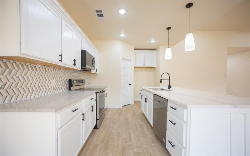 518 Dolphin Terrace, Runaway Bay, TX 76426, 3 Habitaciones Habitaciones , ,2 BañosBaños,Residential,En Venta,518 Dolphin Terrace,20921799
