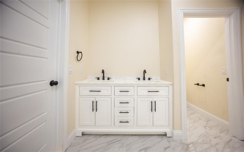 518 Dolphin Terrace, Runaway Bay, TX 76426, 3 Habitaciones Habitaciones , ,2 BañosBaños,Residential,En Venta,518 Dolphin Terrace,20921799