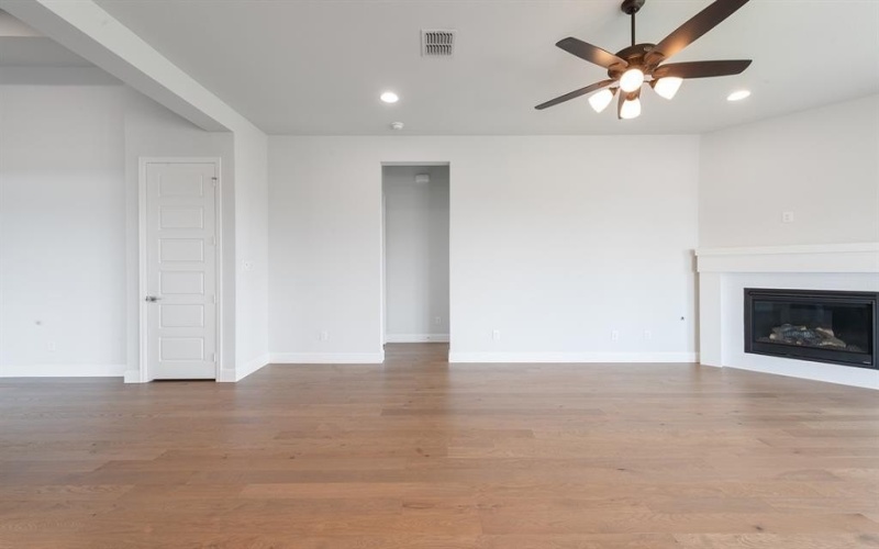 7313 Wayward Wind Drive, Fort Worth, TX 76179, 4 Bedrooms Bedrooms, ,3 BathroomsBathrooms,Residential,For Sale,7313 Wayward Wind Drive,20923425