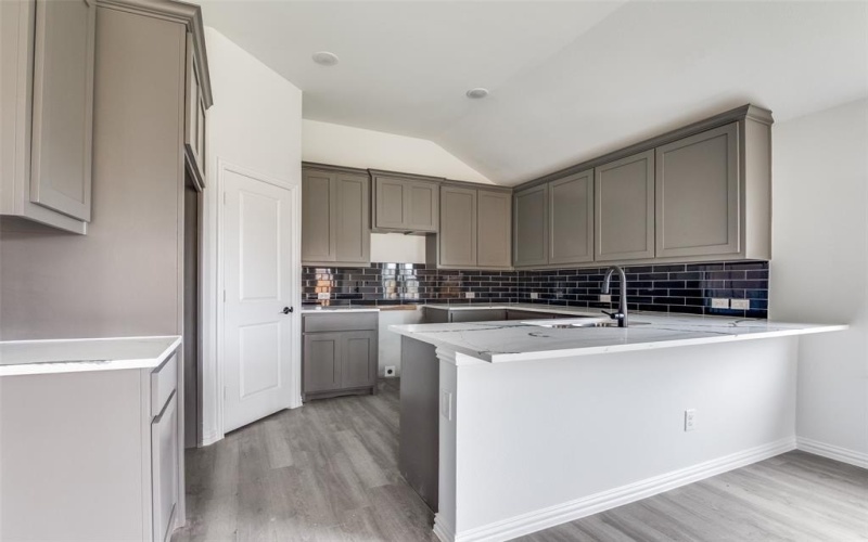 3510 Middlefield Road, Dallas, TX 75253, 4 Habitaciones Habitaciones , ,2 BañosBaños,Residential,En Venta,3510 Middlefield Road,20923646