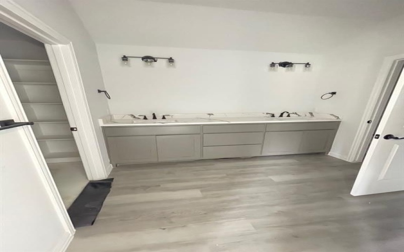 3510 Middlefield Road, Dallas, TX 75253, 4 Habitaciones Habitaciones , ,2 BañosBaños,Residential,En Venta,3510 Middlefield Road,20923646
