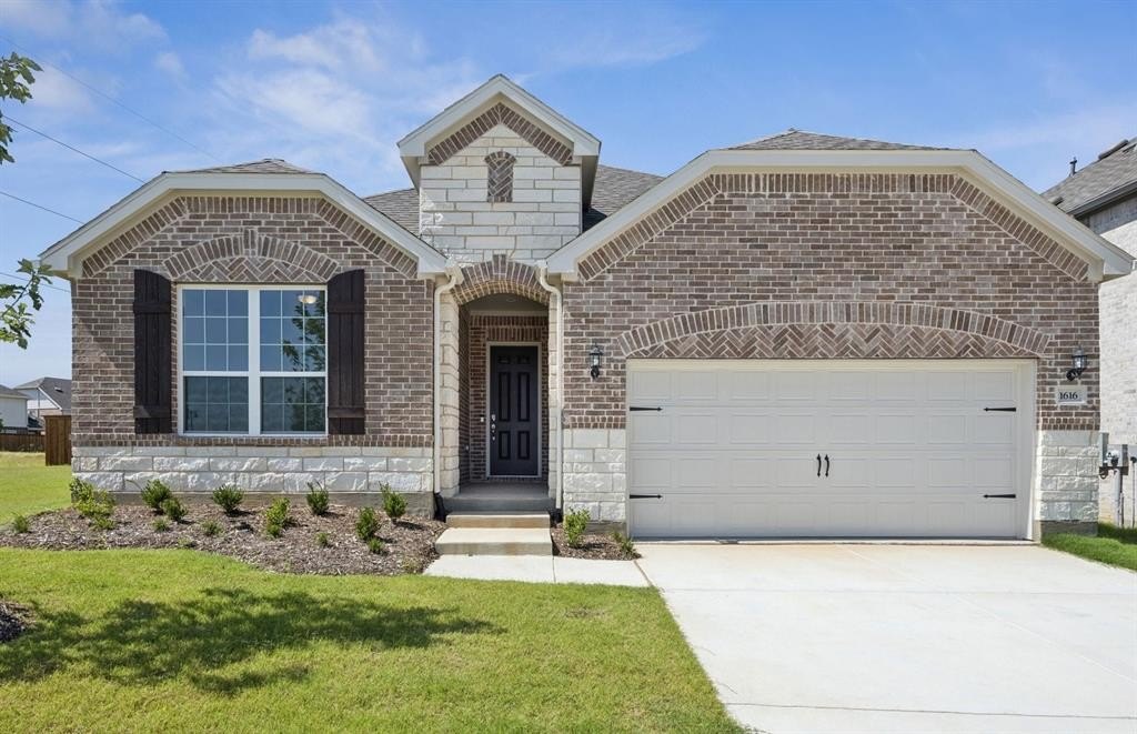 1616 Cottonwood Valley Drive, Celina, TX 75009, 4 Bedrooms Bedrooms, ,3 BathroomsBathrooms,Residential,For Sale,1616 Cottonwood Valley Drive,20923757