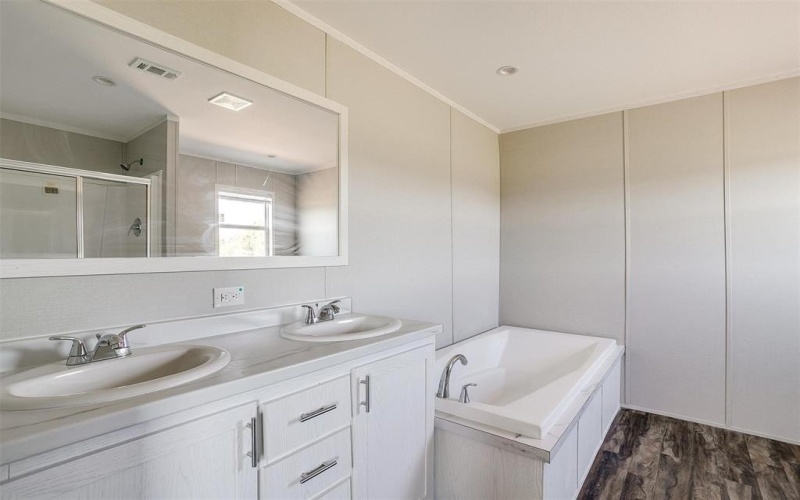 4417 County Road 423, Grandview, TX 76050, 4 Bedrooms Bedrooms, ,3 BathroomsBathrooms,Residential,For Sale,4417 County Road 423,20924190
