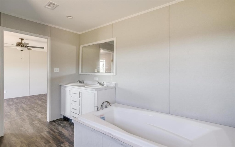 4417 County Road 423, Grandview, TX 76050, 4 Bedrooms Bedrooms, ,3 BathroomsBathrooms,Residential,For Sale,4417 County Road 423,20924190