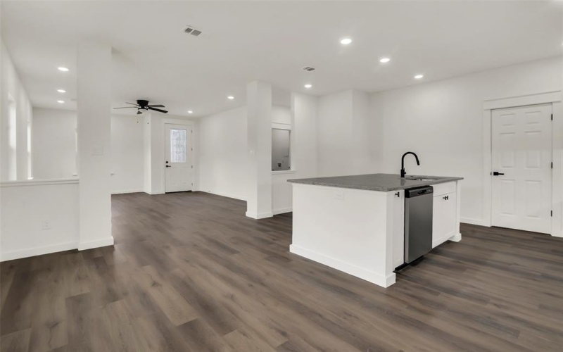 205 W Elm Street, Whitewright, TX 75491, 3 Habitaciones Habitaciones , ,2 BañosBaños,Residential,En Venta,205 W Elm Street,20926670