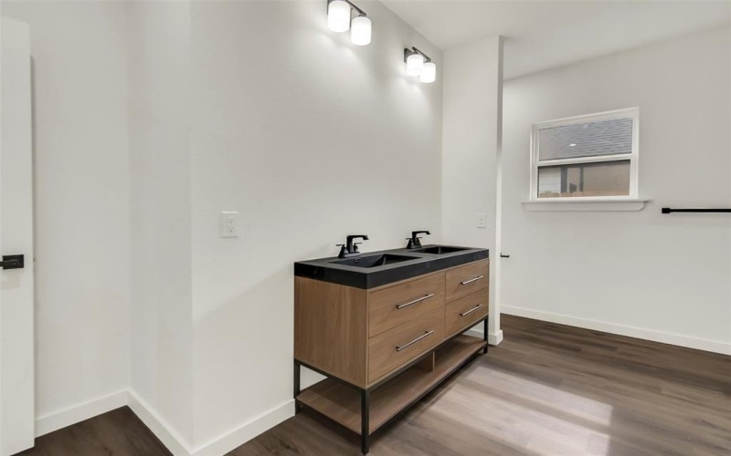 207 W Elm Street, Whitewright, TX 75491, 3 Habitaciones Habitaciones , ,2 BañosBaños,Residential,En Venta,207 W Elm Street,20926672
