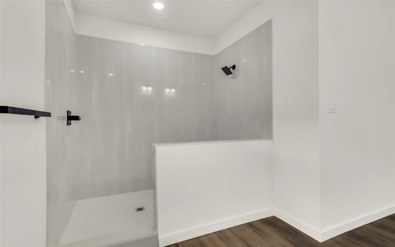 207 W Elm Street, Whitewright, TX 75491, 3 Habitaciones Habitaciones , ,2 BañosBaños,Residential,En Venta,207 W Elm Street,20926672
