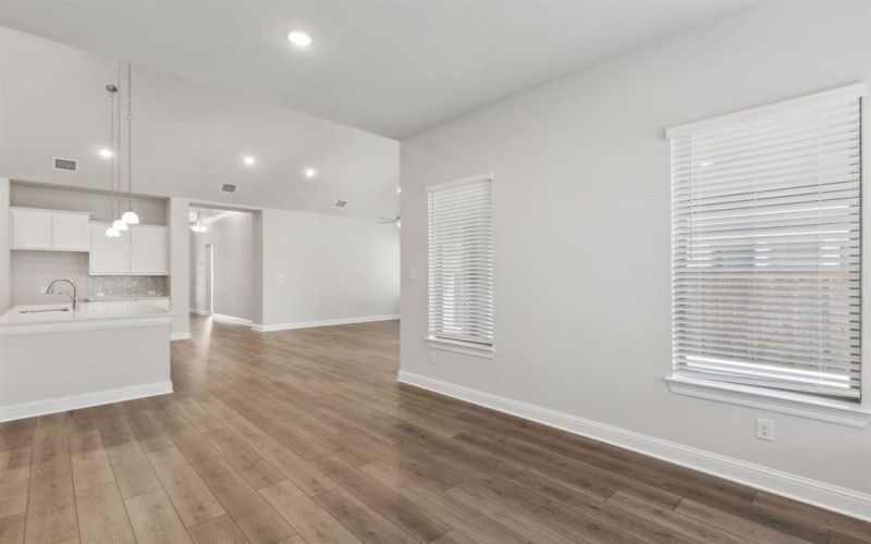 1004 Sunflower Street, Crowley, TX 76036, 3 Habitaciones Habitaciones , ,2 BañosBaños,Residential,En Venta,1004 Sunflower Street,20926892