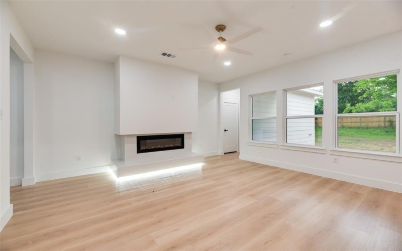 3904 De Maggio Avenue, Dallas, TX 75210, 4 Habitaciones Habitaciones , ,2 BañosBaños,Residential,En Venta,3904 De Maggio Avenue,20925771