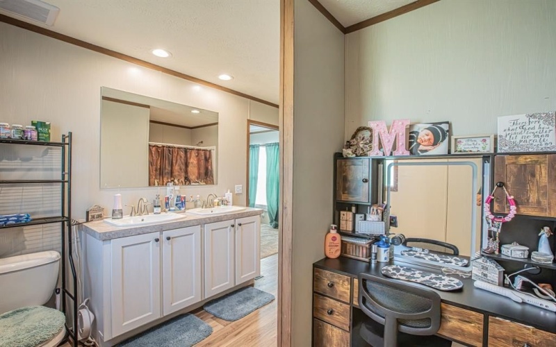335 Overland Trail, Bridgeport, TX 76426, 4 Bedrooms Bedrooms, ,2 BathroomsBathrooms,Residential,For Sale,335 Overland Trail,20926219