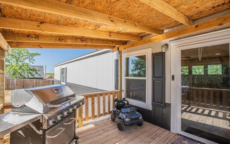335 Overland Trail, Bridgeport, TX 76426, 4 Bedrooms Bedrooms, ,2 BathroomsBathrooms,Residential,For Sale,335 Overland Trail,20926219