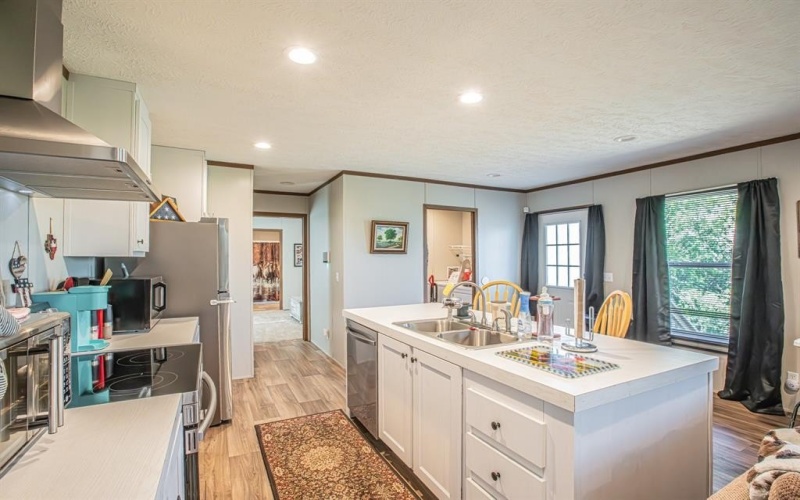 335 Overland Trail, Bridgeport, TX 76426, 4 Bedrooms Bedrooms, ,2 BathroomsBathrooms,Residential,For Sale,335 Overland Trail,20926219