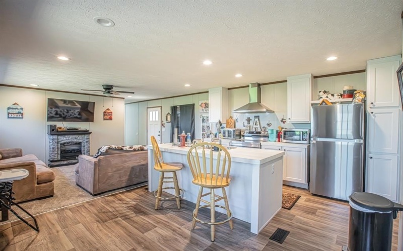 335 Overland Trail, Bridgeport, TX 76426, 4 Bedrooms Bedrooms, ,2 BathroomsBathrooms,Residential,For Sale,335 Overland Trail,20926219