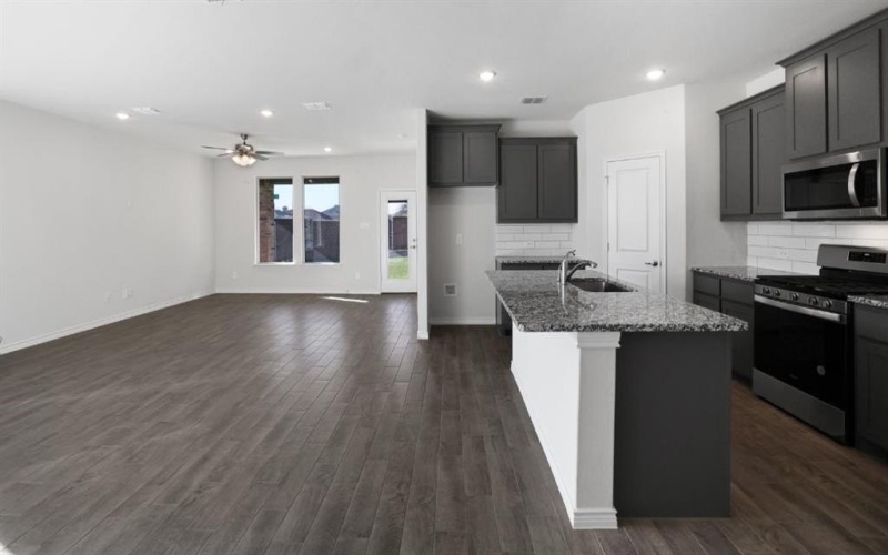 2413 Apex Avenue, Grand Prairie, TX 75052, 4 Habitaciones Habitaciones , ,2 BañosBaños,Residential,En Venta,2413 Apex Avenue,20926536