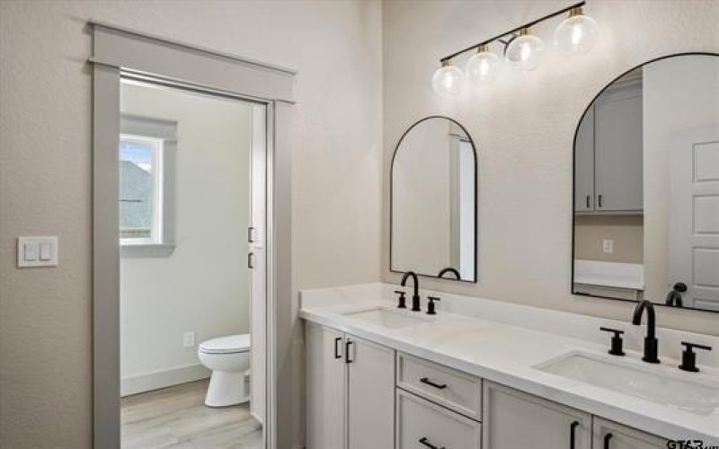 14708 Fallow Lane, Lindale, TX 75771, 4 Habitaciones Habitaciones , ,2 BañosBaños,Residential,En Venta,14708 Fallow Lane,20930663