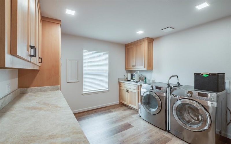 1040 Indian Drive, Granbury, TX 76048, 3 Habitaciones Habitaciones , ,2 BañosBaños,Residential,En Venta,1040 Indian Drive,20931036