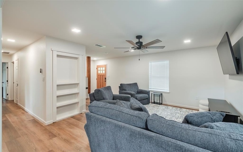 1040 Indian Drive, Granbury, TX 76048, 3 Habitaciones Habitaciones , ,2 BañosBaños,Residential,En Venta,1040 Indian Drive,20931036