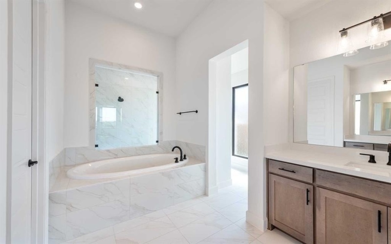 1947 Foothill Road, Rockwall, TX 75087, 4 Bedrooms Bedrooms, ,5 BathroomsBathrooms,Residential,For Sale,1947 Foothill Road,0,20928750