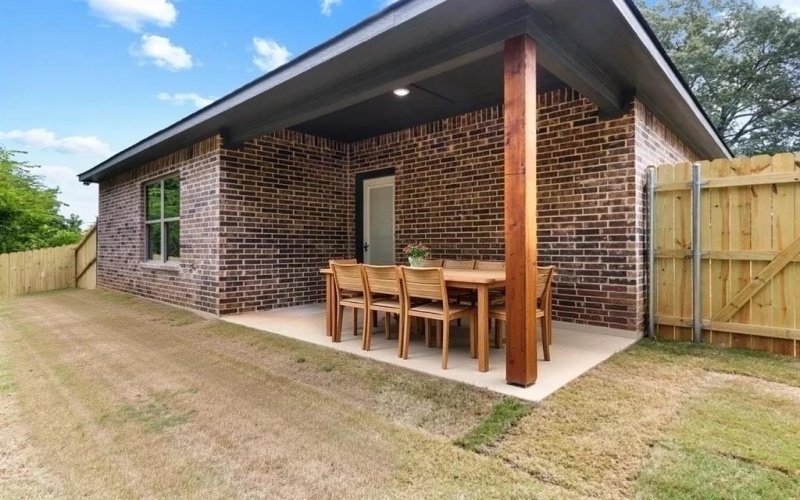 2514 N Glass Avenue, Tyler, TX 75702, 3 Bedrooms Bedrooms, ,2 BathroomsBathrooms,Residential,For Sale,2514 N Glass Avenue,20928891