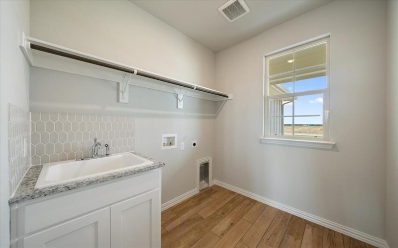 1650 County Road 200, Valley View, TX 76272, 4 Bedrooms Bedrooms, ,3 BathroomsBathrooms,Residential,For Sale,1650 County Road 200,20928907