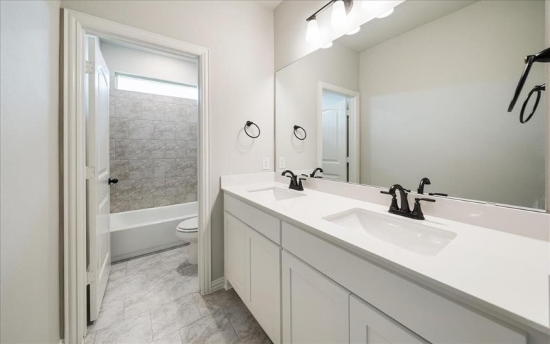 1650 County Road 200, Valley View, TX 76272, 4 Bedrooms Bedrooms, ,3 BathroomsBathrooms,Residential,For Sale,1650 County Road 200,20928907