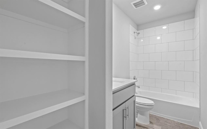 306 SYDNEY Lane, Mansfield, TX 76063, 5 Habitaciones Habitaciones , ,3 BañosBaños,Residential,En Venta,306 SYDNEY Lane,20931863
