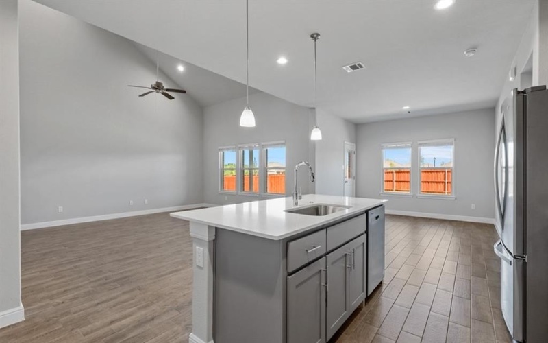 306 SYDNEY Lane, Mansfield, TX 76063, 5 Habitaciones Habitaciones , ,3 BañosBaños,Residential,En Venta,306 SYDNEY Lane,20931863