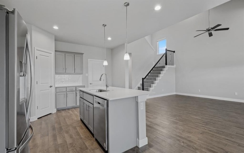 306 SYDNEY Lane, Mansfield, TX 76063, 5 Habitaciones Habitaciones , ,3 BañosBaños,Residential,En Venta,306 SYDNEY Lane,20931863