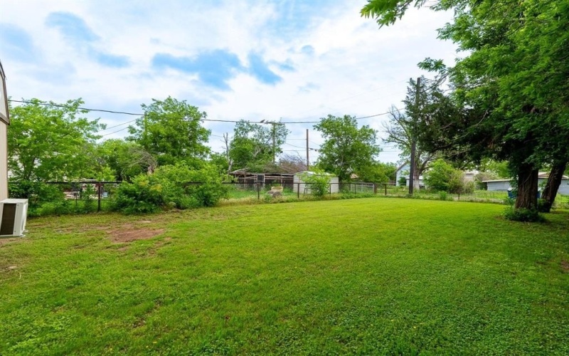 317 Vine Street, Baird, TX 79504, 1 Bedroom Bedrooms, ,1 BathroomBathrooms,Residential,For Sale,317 Vine Street,20929457