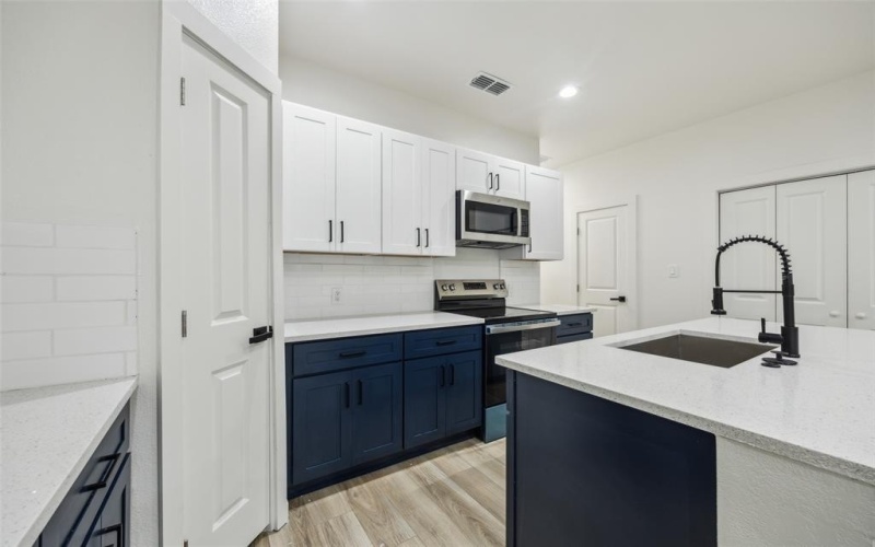 5210-5212 Calloway, Sansom Park, TX 76114, 6 Bedrooms Bedrooms, ,5 BathroomsBathrooms,Residential,For Sale,5210-5212 Calloway,20929573