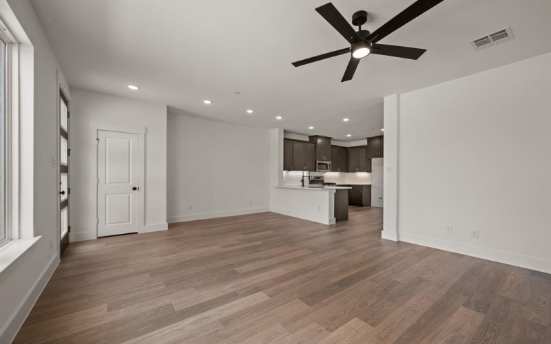 1404 Solterra Boulevard, Mesquite, TX 75181, 2 Bedrooms Bedrooms, ,2 BathroomsBathrooms,Residential,For Sale,1404 Solterra Boulevard,20930122