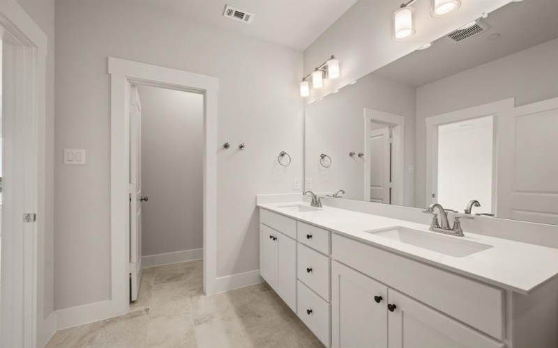 1420 Solterra Boulevard, Mesquite, TX 75181, 2 Bedrooms Bedrooms, ,2 BathroomsBathrooms,Residential,For Sale,1420 Solterra Boulevard,20930390