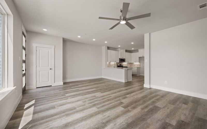 1420 Solterra Boulevard, Mesquite, TX 75181, 2 Bedrooms Bedrooms, ,2 BathroomsBathrooms,Residential,For Sale,1420 Solterra Boulevard,20930390