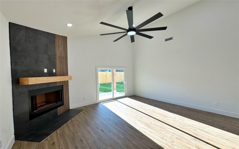 1222 Saint John Street, Greenville, TX 75401, 4 Habitaciones Habitaciones , ,2 BañosBaños,Residential,En Venta,1222 Saint John Street,20929879