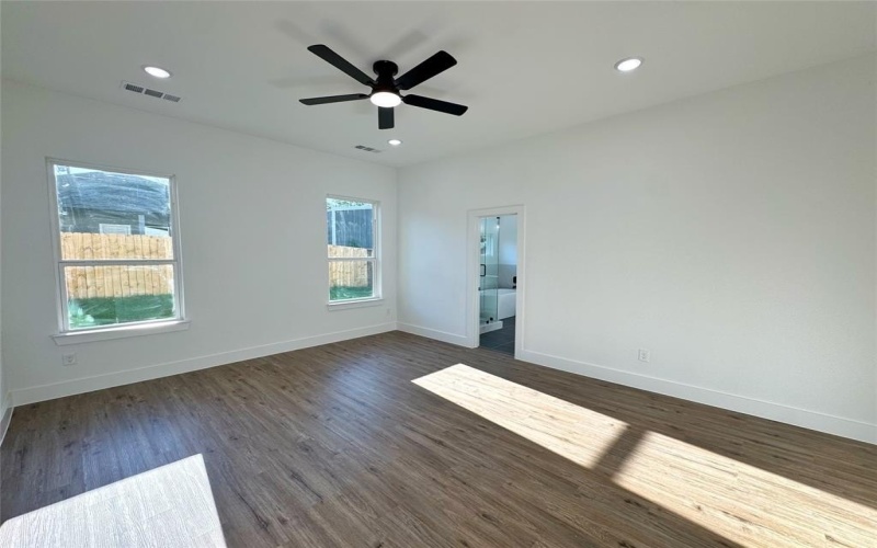 1222 Saint John Street, Greenville, TX 75401, 4 Habitaciones Habitaciones , ,2 BañosBaños,Residential,En Venta,1222 Saint John Street,20929879