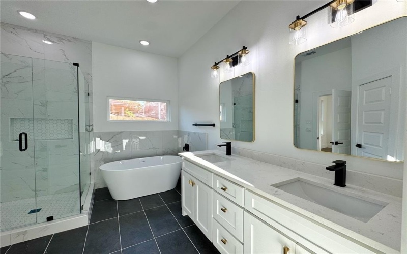 1222 Saint John Street, Greenville, TX 75401, 4 Habitaciones Habitaciones , ,2 BañosBaños,Residential,En Venta,1222 Saint John Street,20929879