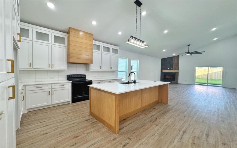 1222 Saint John Street, Greenville, TX 75401, 4 Habitaciones Habitaciones , ,2 BañosBaños,Residential,En Venta,1222 Saint John Street,20929879